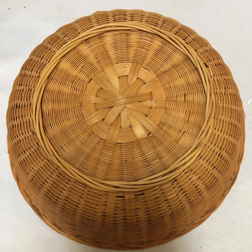 Woven Wicker Basket Home Decor OS Brown Round Natural Fiber Cottagecore